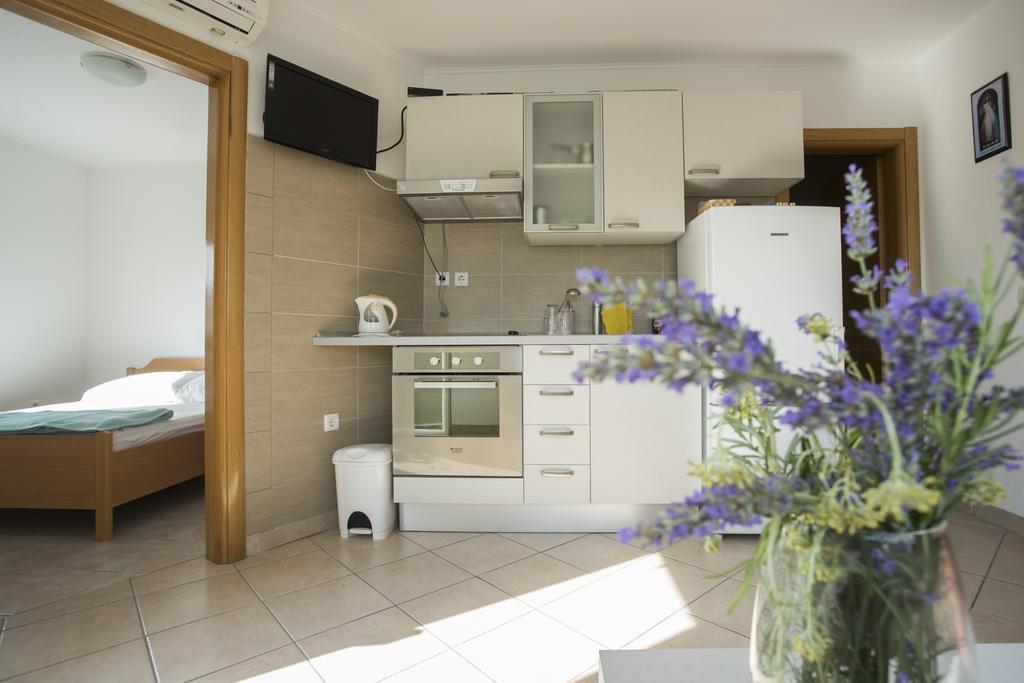Jela Apartments Nin Exterior foto